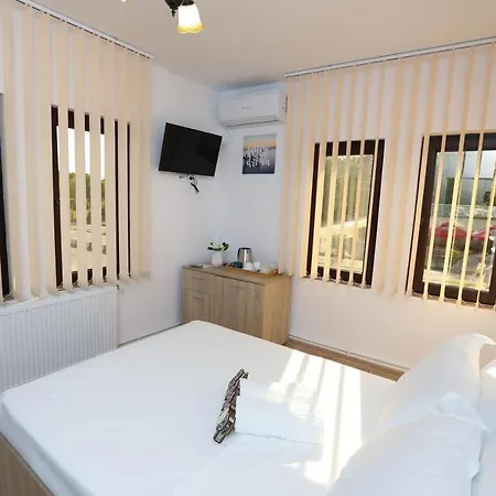 Pensión Any Năvodari